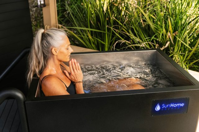 best cold plunge system USA, Sun Home Cold Plunge Pro Apex review, professional ice bath for home, cold plunge recovery benefits, cold plunge temperature 32 degrees, luxury cold plunge comparison, stainless steel cold plunge tub, cold plunge electrical requirements 120V, top rated cold plunge systems 2025, Morozko Forge vs Sun Home Cold Plunge